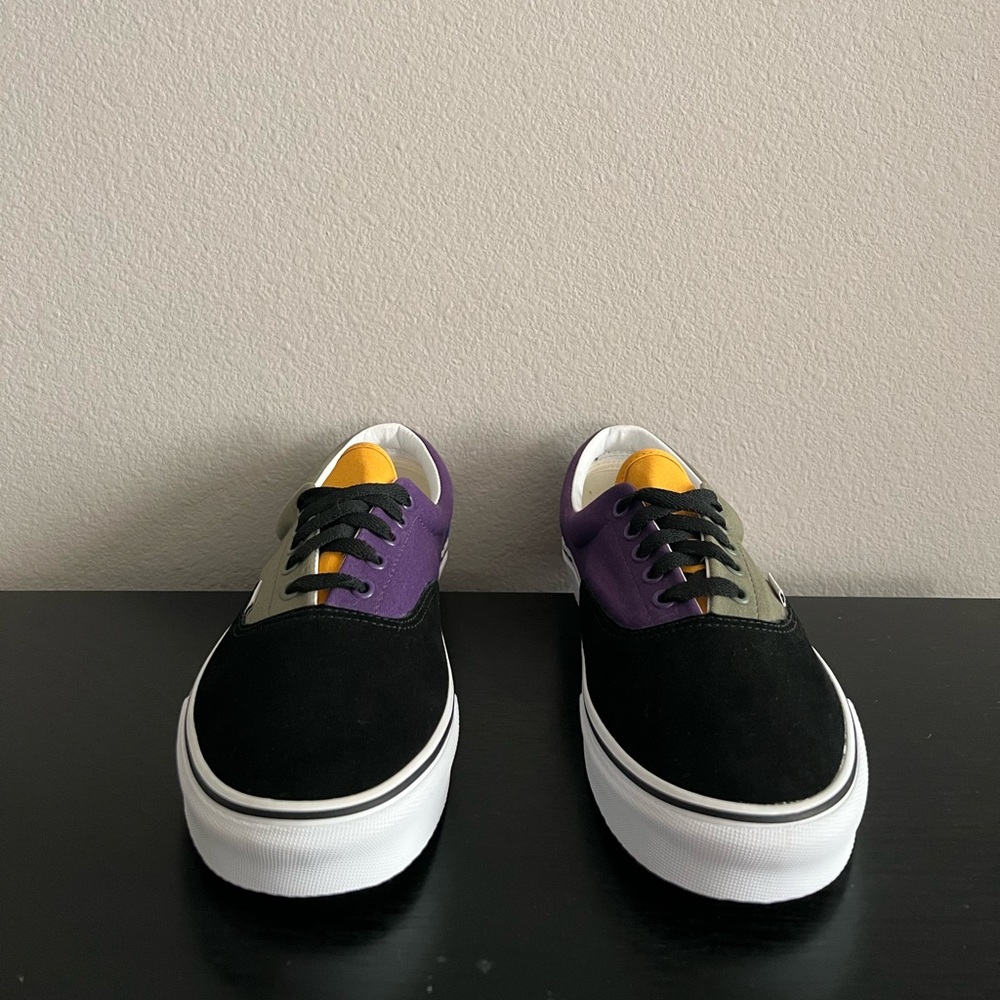 Era Vans - image 5
